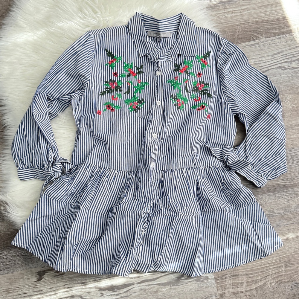 Marc New York Blue and White Striped Embroidered Button Down Shirt Small